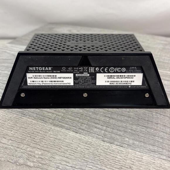 Netgear R6100 Dual Band Smart WiFi Router - Picture 8 of 8